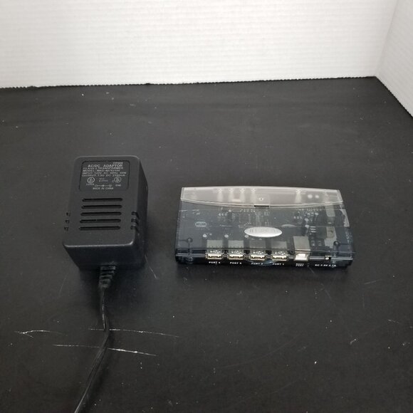Belkin USB 4-Port Hub With AC/DC Adapter - Picture 1 of 7